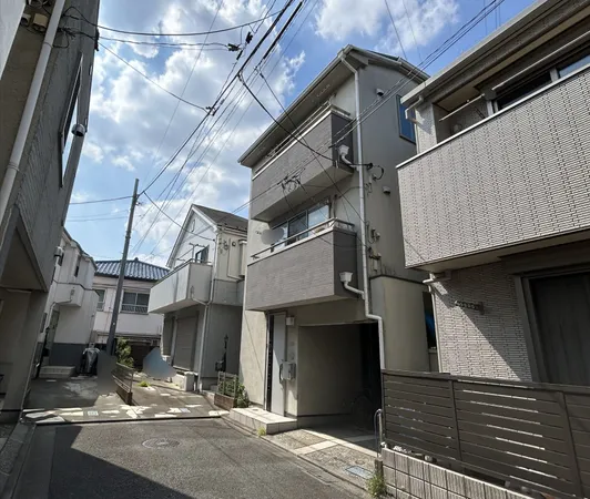 前面道路含む外観