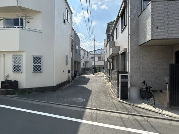 前面道路含む外観