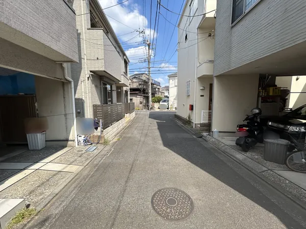 前面道路含む外観
