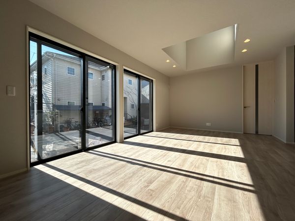 武蔵野市境3丁目 新築戸建 リビング