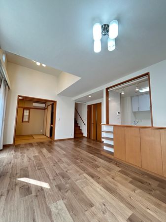 西東京市谷戸町2丁目 戸建 リビング