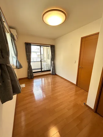 ２階５．７帖北側洋室