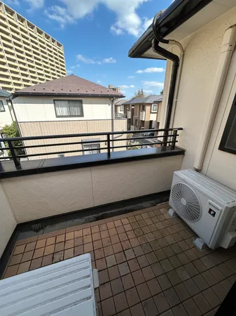 ２階北側洋室から出入り可能なバルコニー