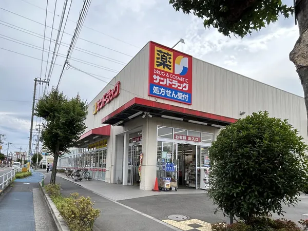 徒歩7分。