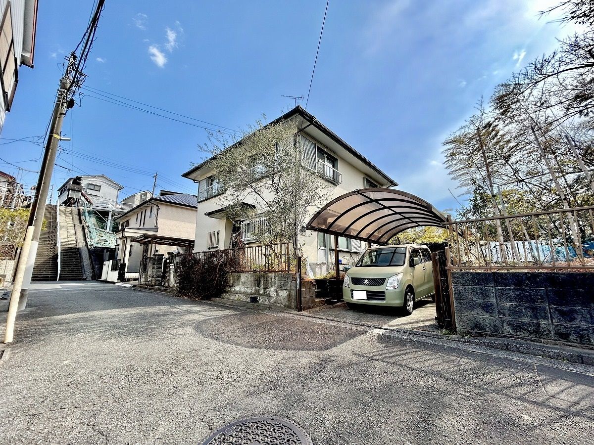 前面道路含む外観
