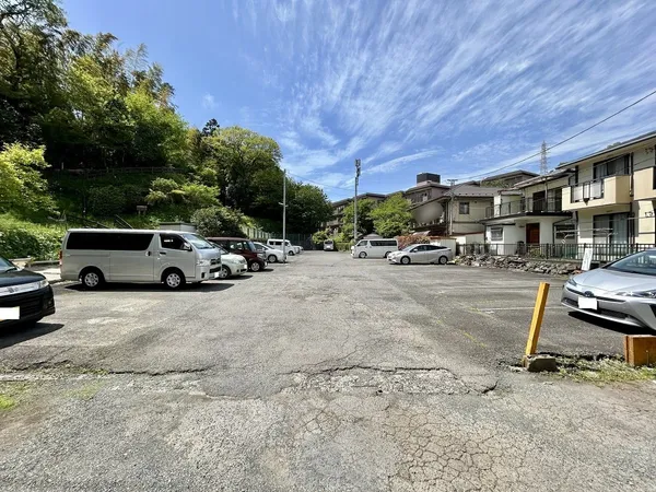 【土地写真】敷地の一部を駐車場として賃貸中