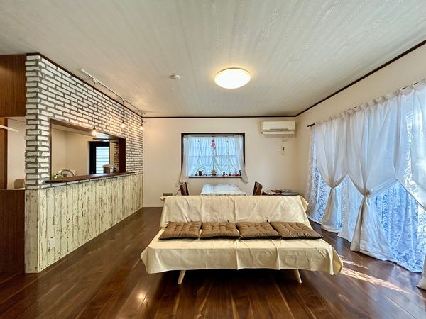 保土ケ谷区瀬戸ケ谷町 戸建 リビング