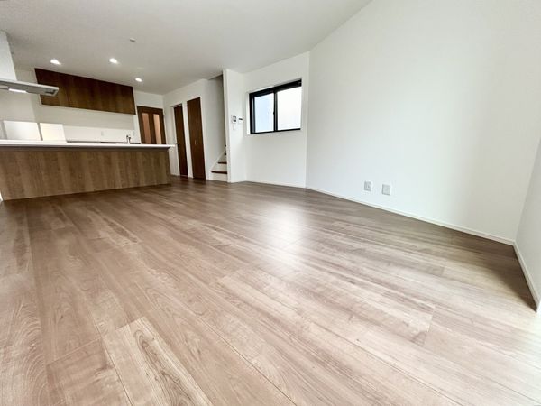 保土ケ谷区釜台町 新築戸建2号棟 リビング