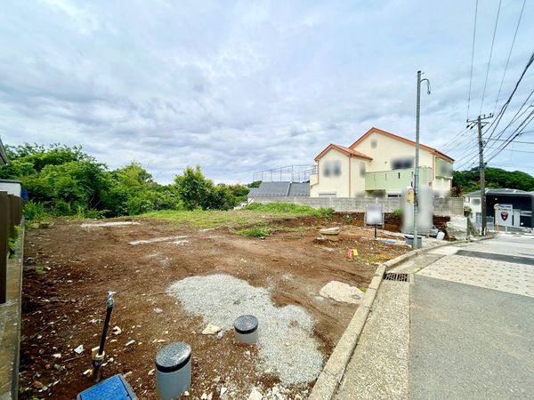保土ケ谷区仏向町 新築戸建 1号棟 前面道路含む外観 保土ケ谷区仏向町 新築戸建 1号棟 前面道路含む外観