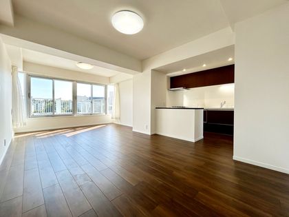 コスモ井土ヶ谷グランヒルズ9号棟 リビング