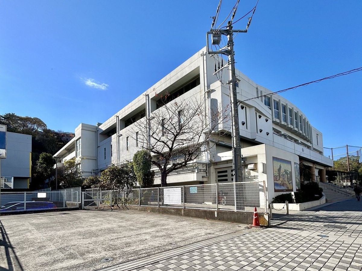 横浜市立保土ケ谷小学校（約1070ｍ）