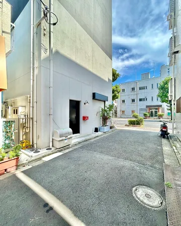 前面道路含む外観