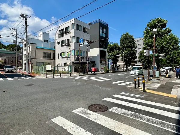 前面道路含む外観