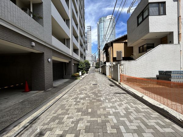西麻布3丁目土地 前面道路含む外観 西麻布3丁目土地 前面道路含む外観