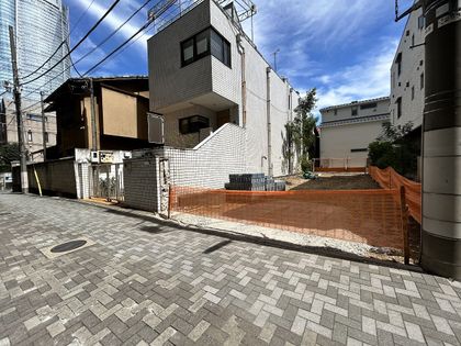 港区西麻布3丁目 土地 前面道路含む外観