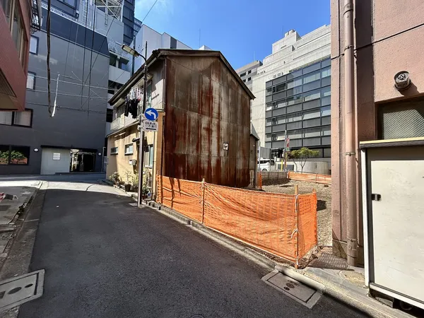 南西側から撮影