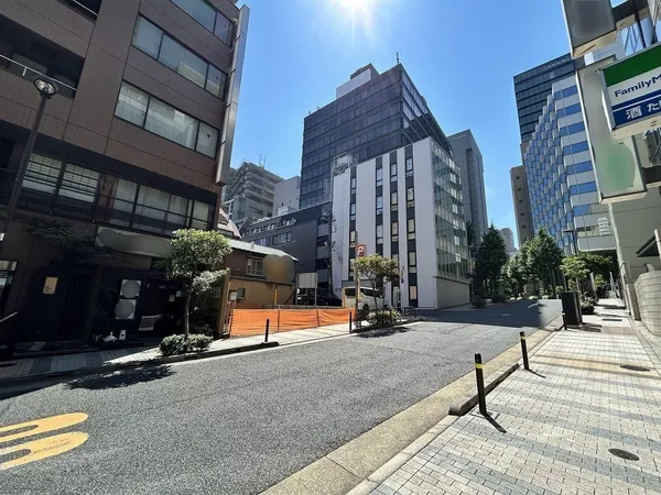 北東側前面道路
