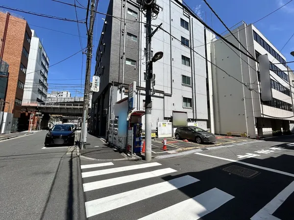 南西・北西角地