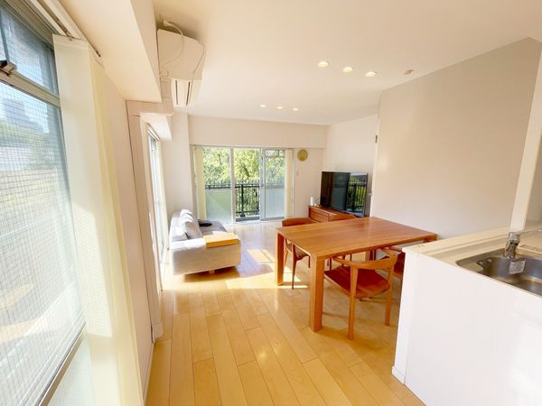 秀和三田綱町レジデンス リビング