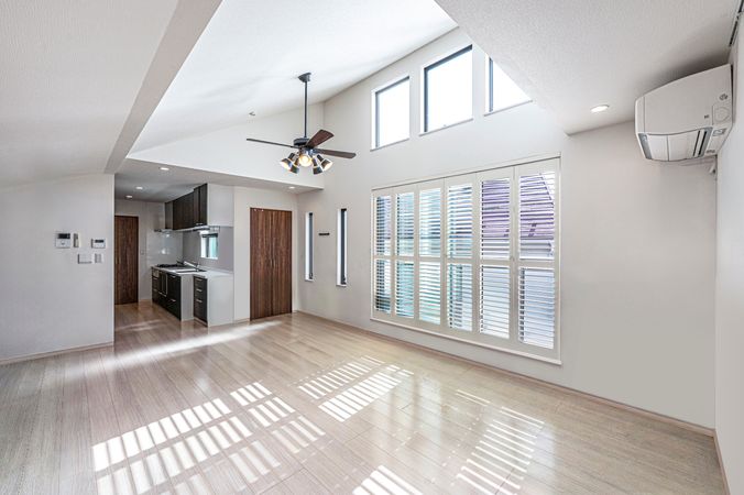 弦巻2丁目 戸建 リビング