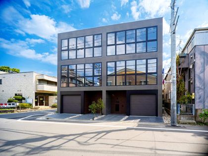 駒沢5丁目戸建 前面道路含む外観