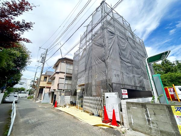 駒沢3丁目 新築戸建 前面道路含む外観 駒沢3丁目 新築戸建 前面道路含む外観