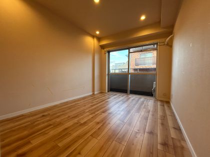 シャンボール弦巻 室内