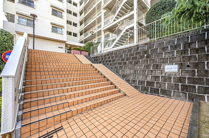 三井馬事公苑南ハイツ エントランス エントランス