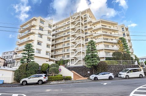 三井馬事公苑南ハイツ 外観