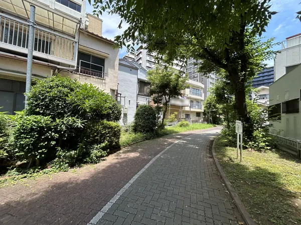 南側区有通路に面す