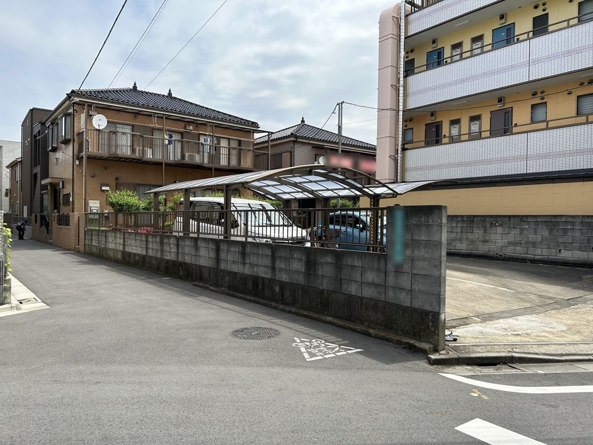 前面道路含む外観