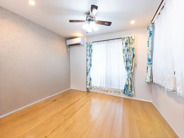 画像は実際の室内写真および間取り図をもとに、 CG にて 再現 した「空室リフォームイメージ」であり、実際とは多少異なります。