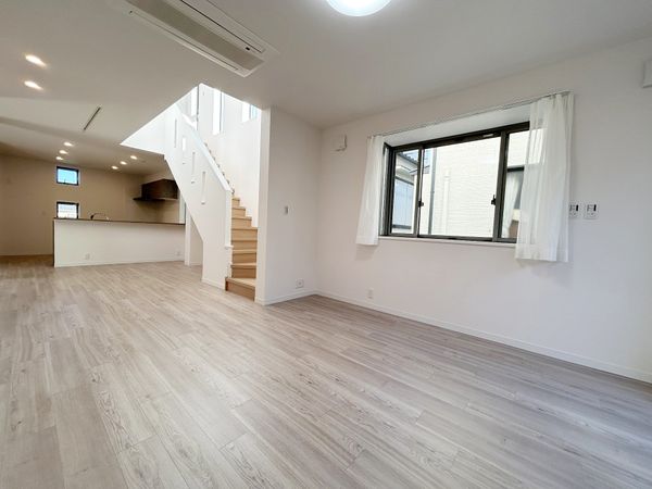 平井1丁目 戸建 リビング