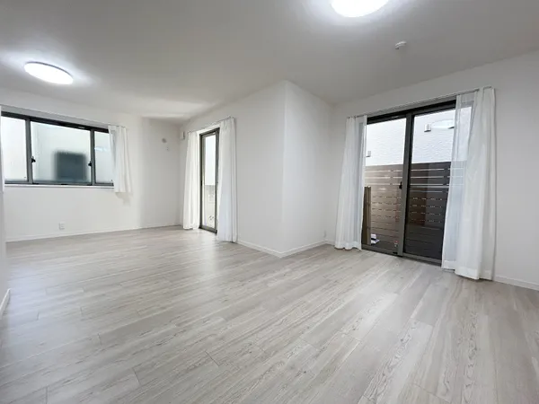 １階洋室約15.8帖