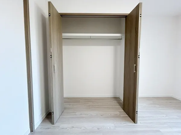 クローゼット（１階洋室約7.4帖）