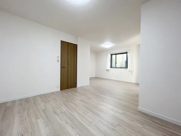 １階洋室約15.8帖