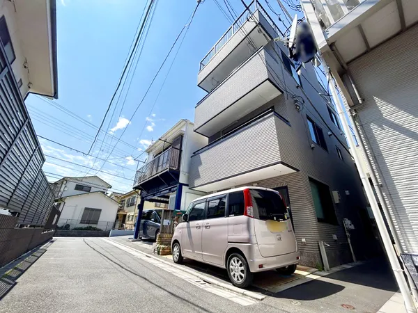 前面道路含む外観