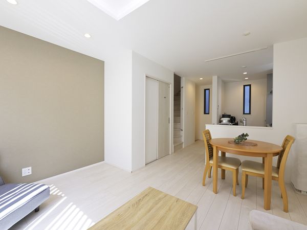 行徳駅前4丁目 戸建 リビング 行徳駅前4丁目 戸建 リビング