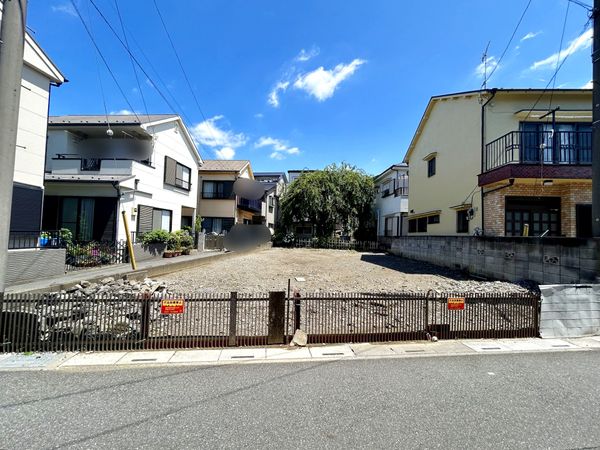 草加市瀬崎2丁目 土地 前面道路含む外観