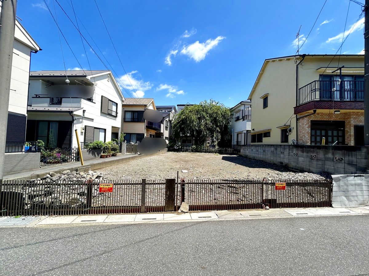 前面道路含む外観
