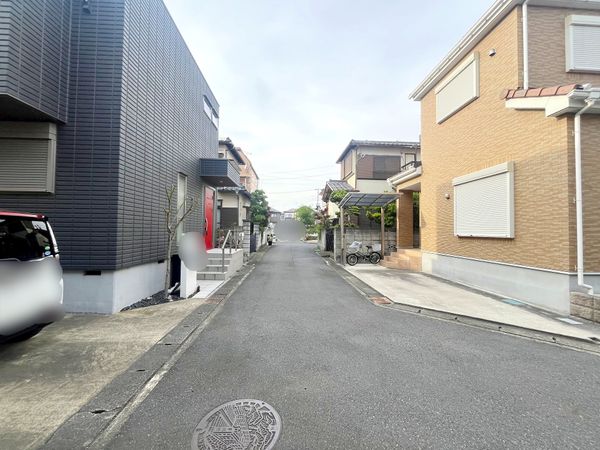 前面道路含む外観