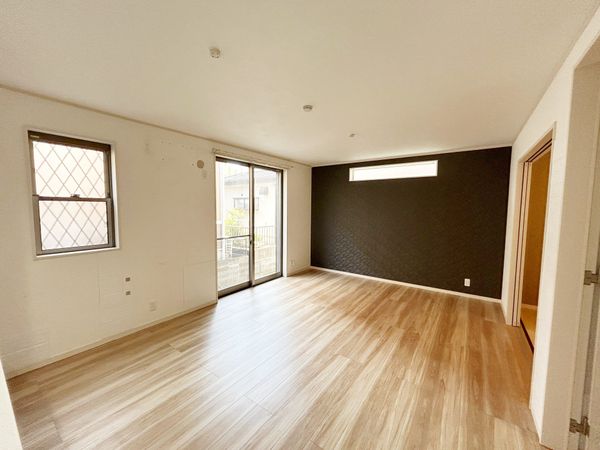 草加市八幡町 戸建 リビング