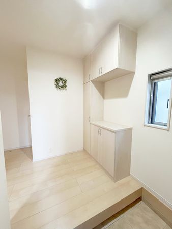 草加市稲荷4丁目 戸建 玄関 草加市稲荷4丁目 戸建 玄関