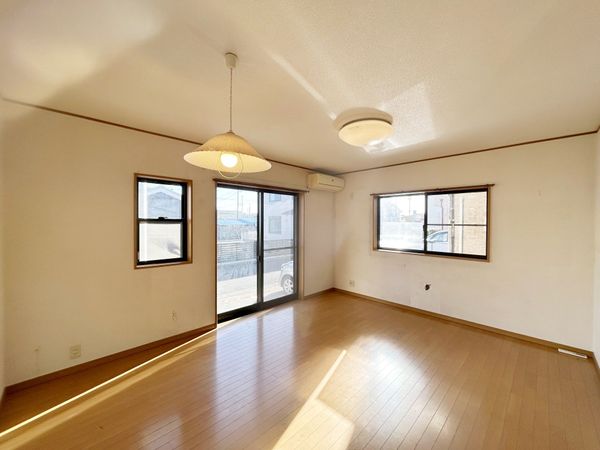 三郷市彦成1丁目 戸建 リビング