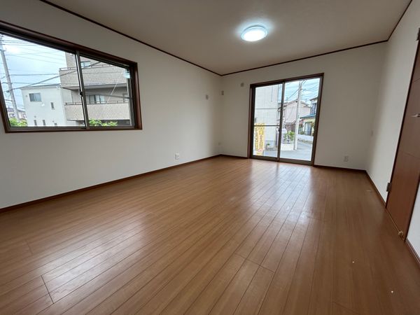 草加市柳島町 戸建 リビング リビング