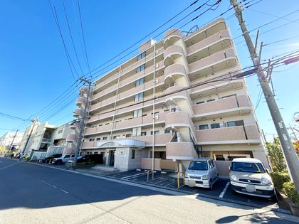 ベルドゥムール草加稲荷 外観