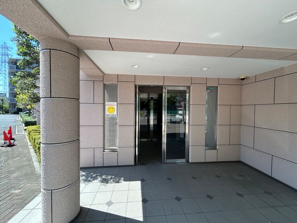 メゾン草加松原 エントランス メゾン草加松原 エントランス