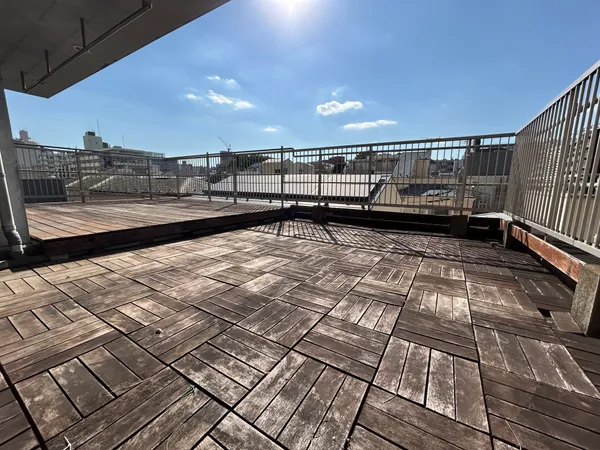 屋上ウッドデッキ