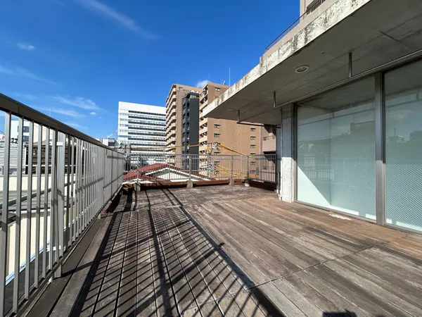 屋上ウッドデッキ