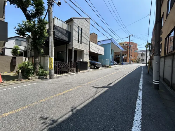 南西道路向きにつき、日照良好